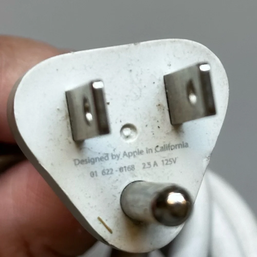 2.5a 125v genuine apple power cords 2